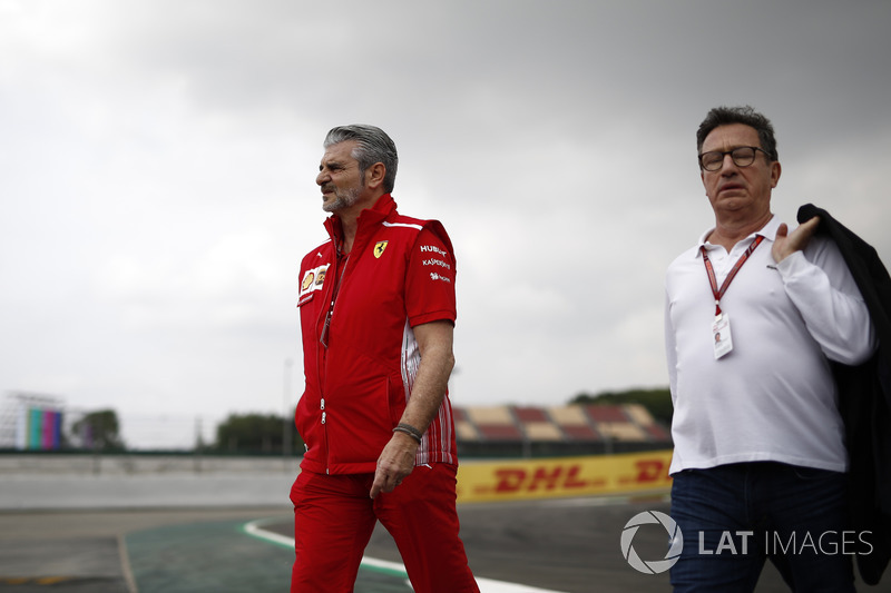 Maurizio Arrivabene, Ferrari Team Principal, Louis Camilleri, Chairman Philip Morris