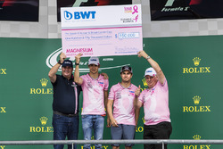 Маркетинговий директор BWT Лутц Хубнер, Естебан Окон, Серхіо Перес, Sahara Force India, операційний