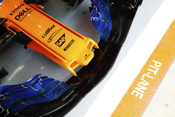 Dettaglio dell'ala anteriore di una McLaren MCL33