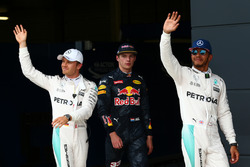 Pole voor Lewis Hamilton, Mercedes AMG F1 W07 , tweede plaats Nico Rosberg, Mercedes AMG Petronas F1