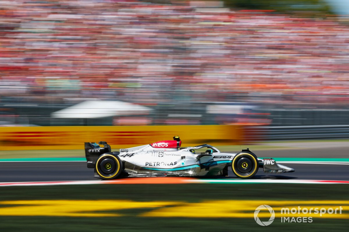 Lewis Hamilton, Mercedes W13.