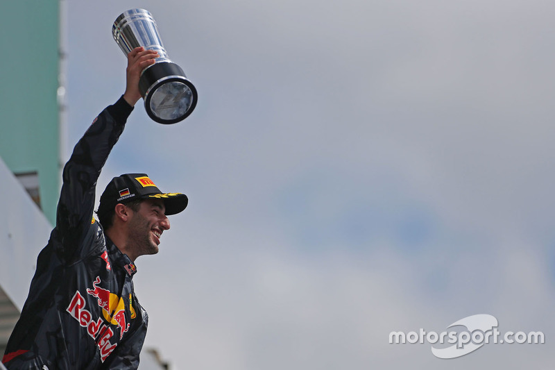 Podio: il secondo classificato Daniel Ricciardo, Red Bull Racing