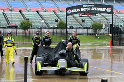 Chip Ganassi Racing Teammitglieder im Regen