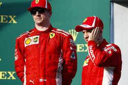 Kimi Raikkonen, Ferrari, Sebastian Vettel, Ferrari, podyumda
