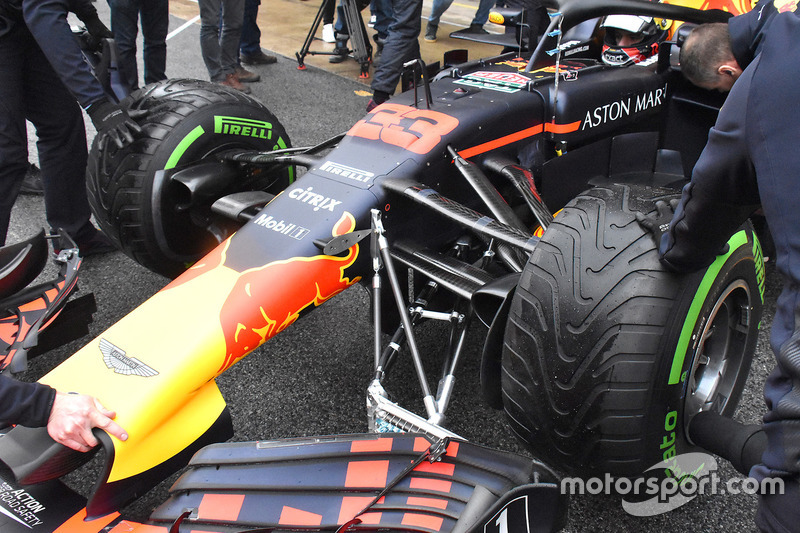 Red Bull Racing RB14, sospensione anteriore