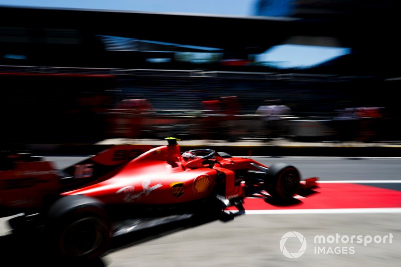 Charles Leclerc, Ferrari SF90, lascia il garage