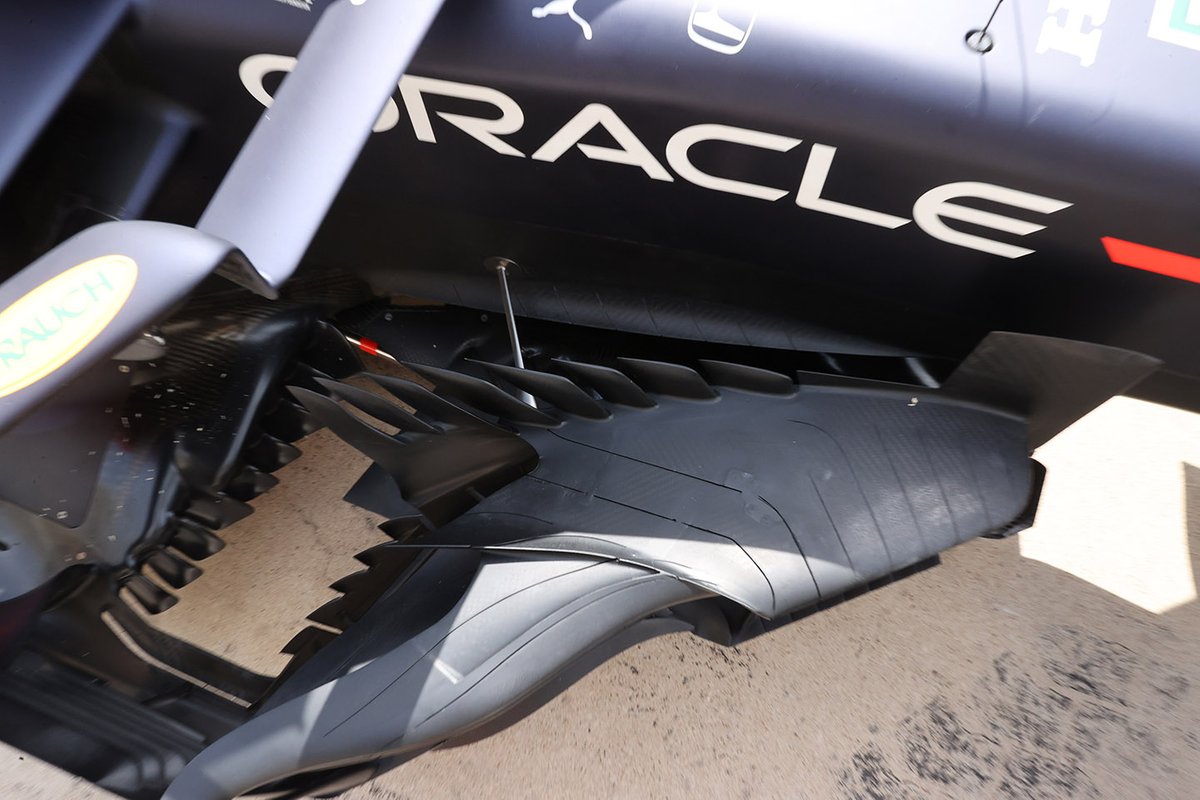Detalle del bargeboard del Red Bull RB16B