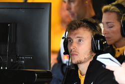 Тест-пилот Renault Sport F1 Сергей Сироткин