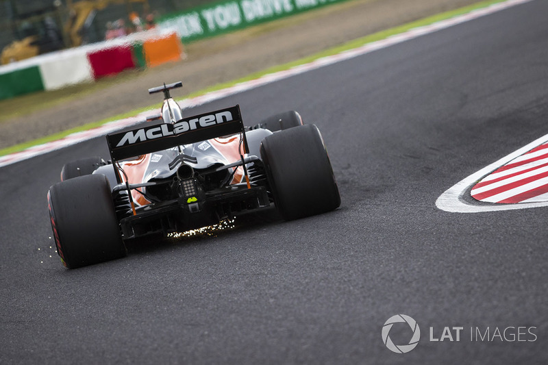 Fernando Alonso, McLaren MCL32 chispas