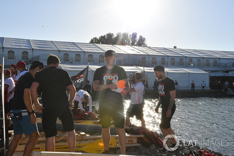 Raft race