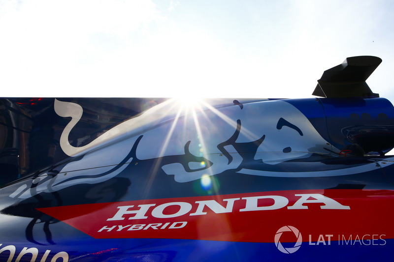 Лого Honda lна аеродичному елементі Toro Rosso