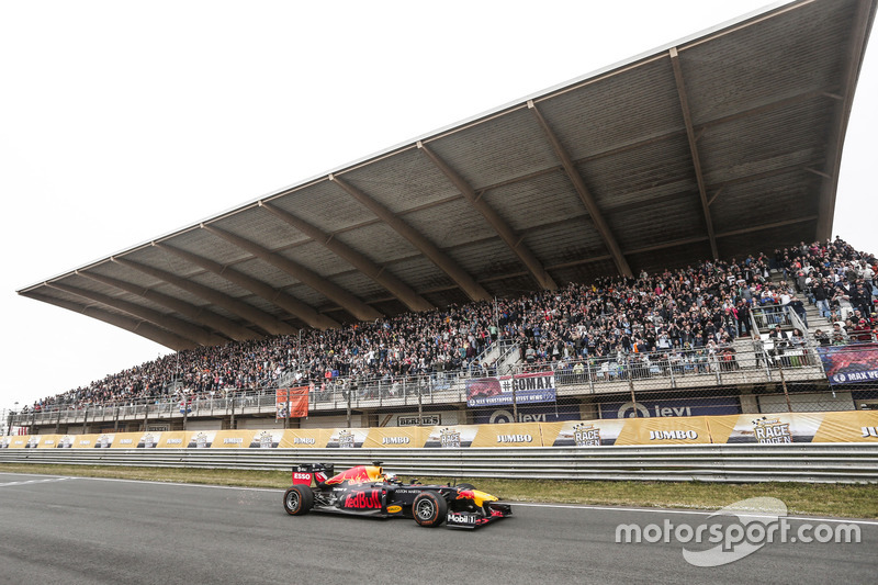Max Verstappen, Red Bull Racing tijdens de Jumbo Racedagen