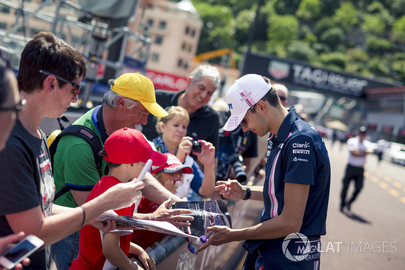 Esteban Ocon, Force India F1 signs autographs for the fans