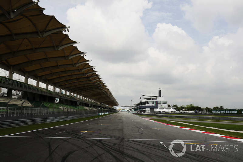 Sepang circuit pit straight detail
