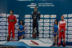 Podio: il vincitore Sébastien Buemi, Renault e.Dams; secondo Lucas di Grassi, ABT Schaeffler Audi Sp