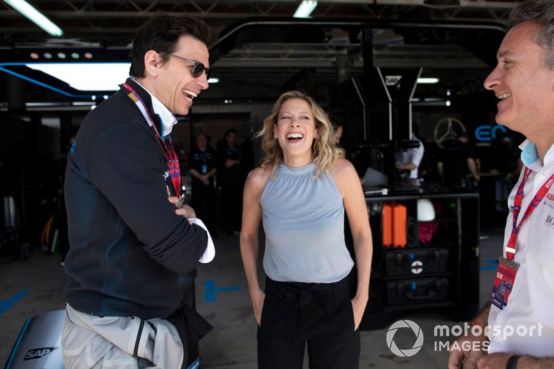 Toto Wolff with TV Presenter Jennie Gow, Alejandro Agag, Chairman of Formula E in the Mercedes-Benz EQ garage