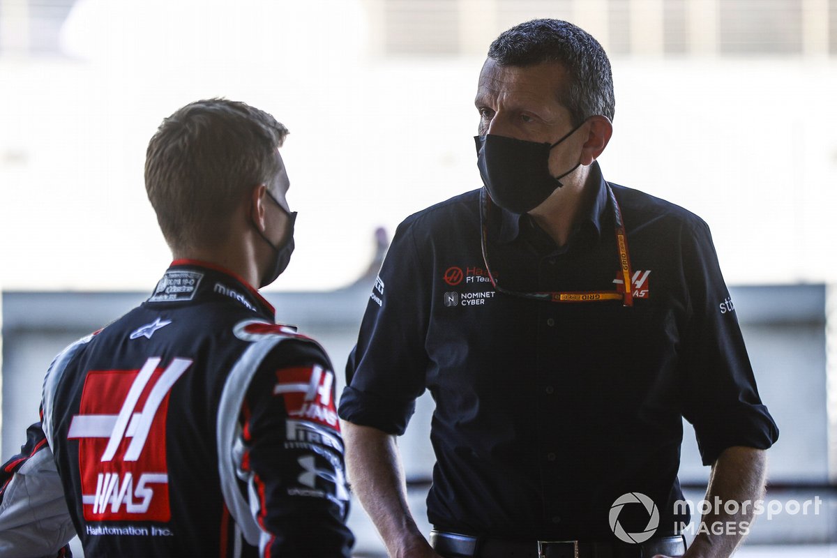 Мик Шумахер, Haas F1, и руководитель команды Гюнтер Штайнер