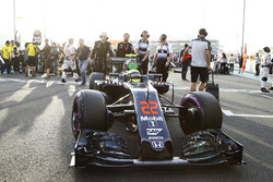 Jenson Button, McLaren arrives on the grid