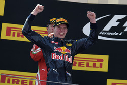 Max Verstappen, Red Bull Racing, feiert seinen ersten Sieg