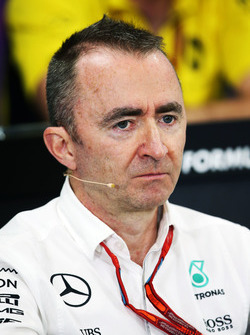 Падді Лоув, виконавчий директор (технічний) Mercedes AMG F1 під час прес-конференції FIA
