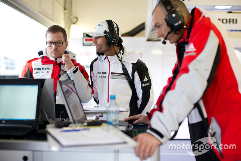 Андреас Зайдль, бос Porsche Team і Марк Веббер