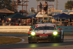 #911 Porsche Team North America Porsche 911 RSR: Patrick Pilet, Dirk Werner, Frédéric Makowiecki