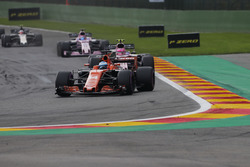 Fernando Alonso, McLaren MCL32, Esteban Ocon, Sahara Force India F1 VJM10, Sergio Perez, Sahara Force India F1 VJM1