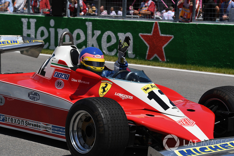 Jacques Villeneuve, babasının 1978 Kanada GP'yi kazandığı Ferrari 312T3'ü sürüyor