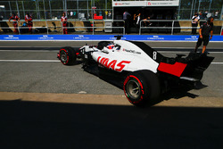 Romain Grosjean, Haas F1 Team VF-18, leaves the garage