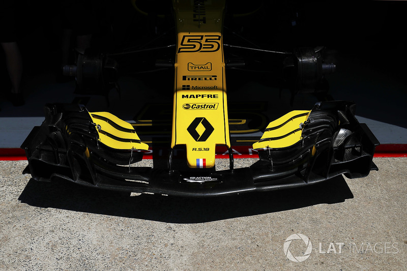 Dettaglio del naso della monoposto di Carlos Sainz Jr. Renault Sport F1 Team R.S. 18