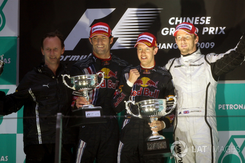 Podyum: Christian Horner, Red Bull Racing Team Principal, second place Mark Webber, Red Bull Racing, Race winner Sebastian Vettel, Red Bull Racing, third place Jenson Button, Brawn GP