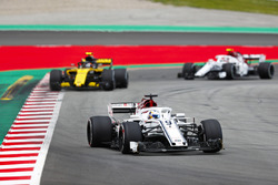Маркус Ерікссон, Sauber C37, Карлос Сайнс-мол., Renault Sport F1 Team R.S. 18
