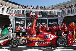 Переможець Скотт Діксон, Chip Ganassi Racing Chevrolet