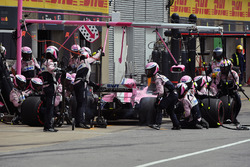 Sergio Perez, Force India VJM11 pit stop