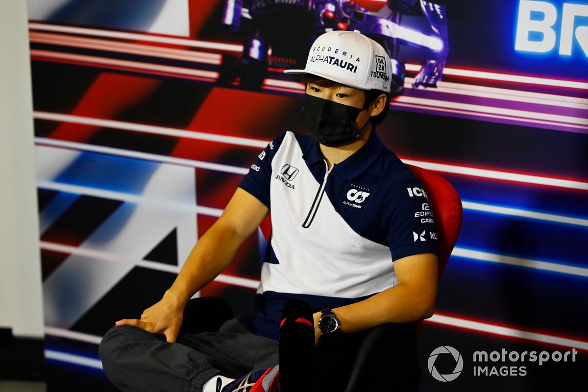Yuki Tsunoda, AlphaTauri, dalam konferensi pers jelang F1 GP Inggris 2021 di Silverstone.