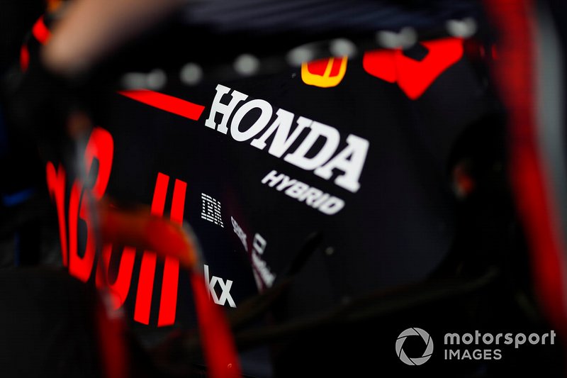 Логотип Honda на Red Bull RB15
