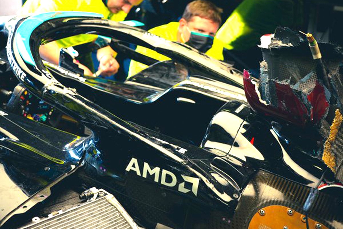 Dettaglio del Roll-bar Mercedes AMG W12 dopo il crash di Monza di Hamilton