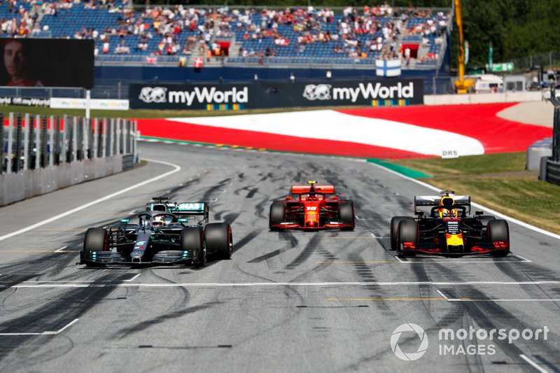 Mercedes, Ferrari и Red Bull