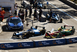 Sébastien Buemi, Renault e.Dams, e Daniel Abt, ABT Schaeffler Audi Sport, lasciano i box