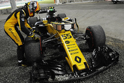 Carlos Sainz Jr., Renault Sport F1 Team RS17 yarış dışı