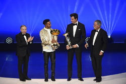 Lewis Hamilton, Toto Wolff, Jean Todt ve Chase Carey