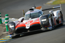 #8 Toyota Gazoo Racing Toyota TS050: Себастьян Буемі, Казукі Накадзіма, Хосе Марія Лопес