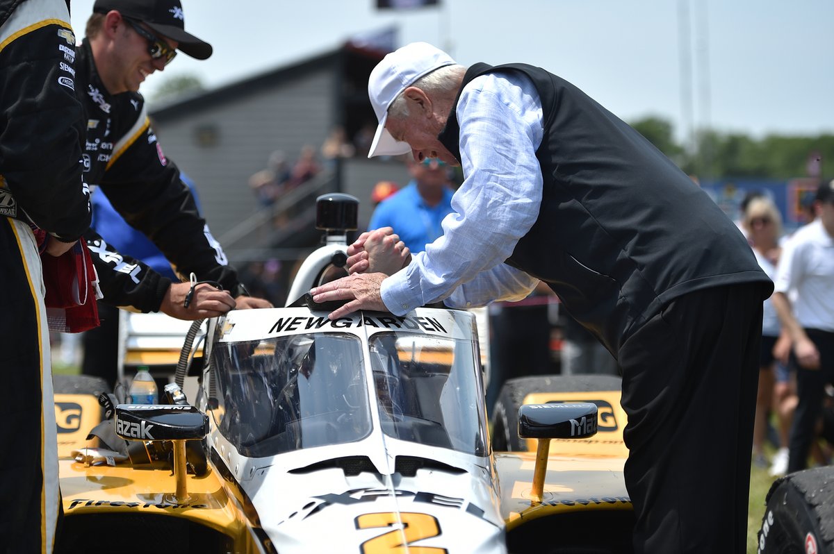 Roger Penske congratulates Josef Newgarden, Team Penske Chevrolet