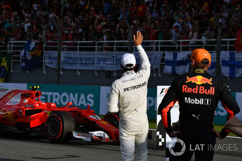 Pole sitter Lewis Hamilton, Mercedes AMG F1 celebrates in parc ferme