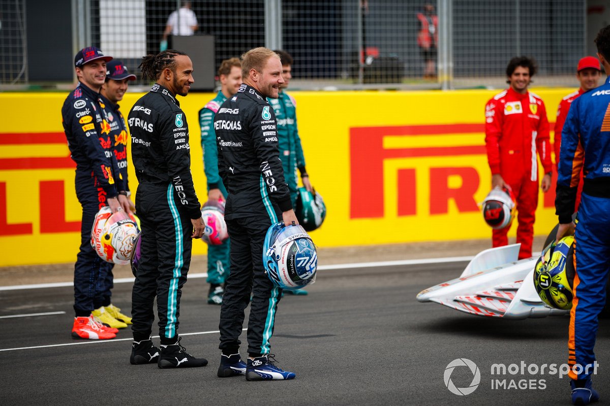 The 2022 Formula 1 car launch event on the Silverstone grid. L-R: Max Verstappen, Red Bull Racing, Sergio Perez, Red Bull Racing, Lewis Hamilton, Mercedes, Sebastian Vettel, Aston Martin, Valtteri Bottas, Mercedes, Lance Stroll, Aston Martin, Carlos Sainz Jr., Ferrari, Charles Leclerc, Ferrari and Lando Norris, McLaren