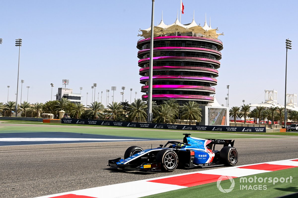 Guanyu Zhou, Uni-Virtuosi Racing