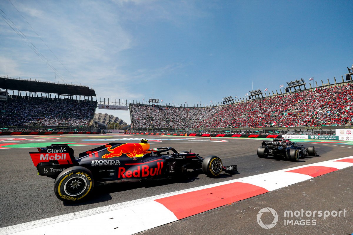 Lewis Hamilton, Mercedes W12, Sergio Perez, Red Bull Racing RB16B