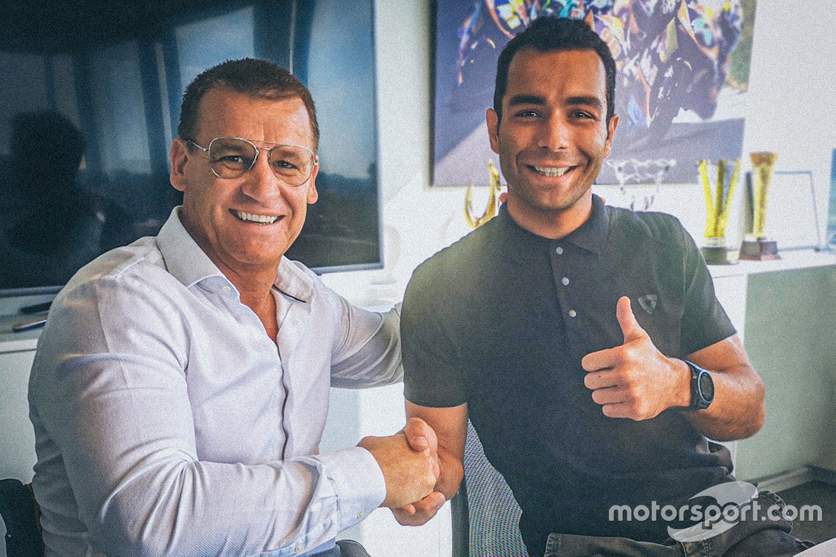 Danilo Petrucci (kanan) bersama Pit Beirer, Direktur Motorsport KTM.