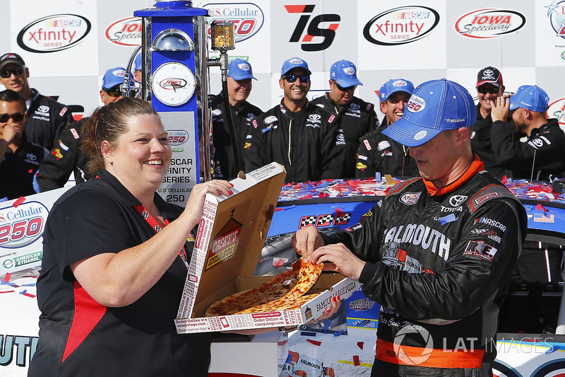 Ganador de la carrera Ryan Preece, Joe Gibbs Racing Toyota