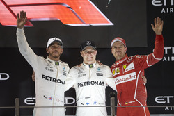 Podyum: 2. Lewis Hamilton, Mercedes AMG F1, yarış galibi Valtteri Bottas, Mercedes AMG F1, 3. Sebast